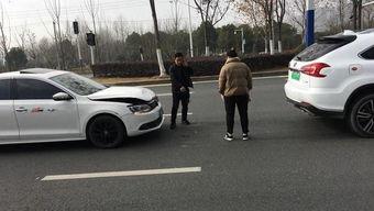 国产车追尾视频真实图片,惊心动魄的瞬间回顾